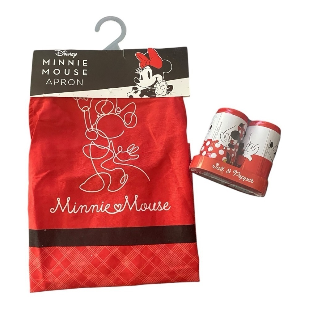 NWT-DISNEY-MINNIE MOUSE APRON AND MICKEY & MINNIE SALT AND PEPPER SHAKERS